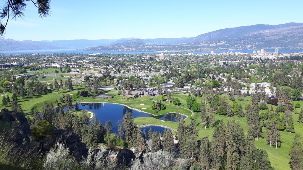Winedownhere - Lic. 75806 Kelowna Exterior foto